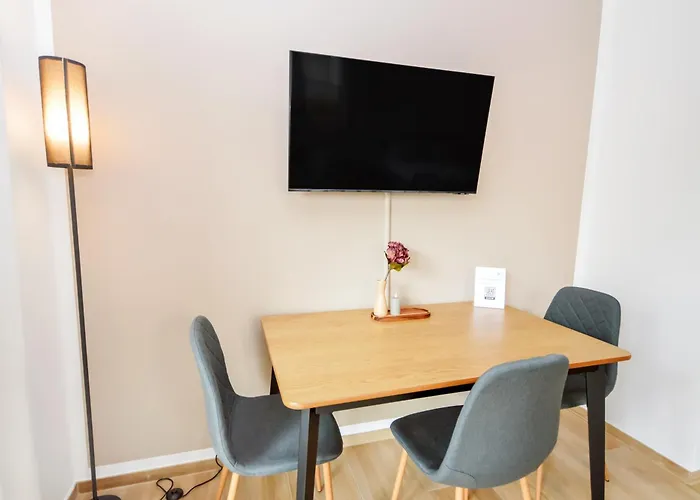 At Weinmeister - Life & Style